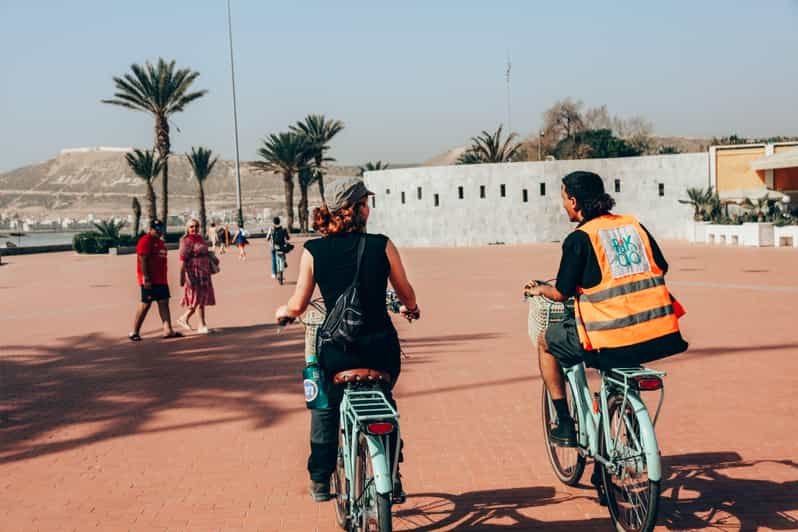 Tour privé en vélo électrique dans la ville et le long de la corniche