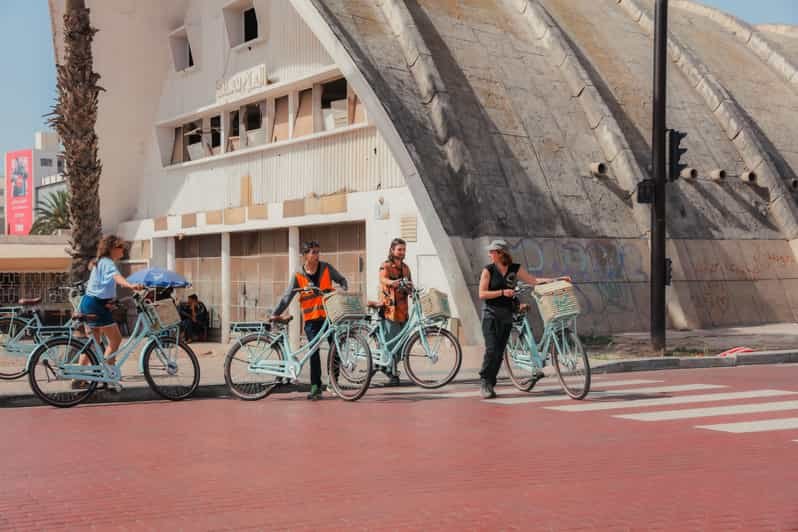 Tour privé en vélo électrique dans la ville et le long de la corniche