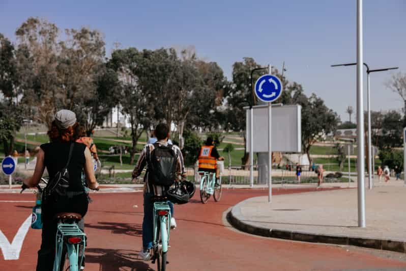 Tour privé en vélo électrique dans la ville et le long de la corniche